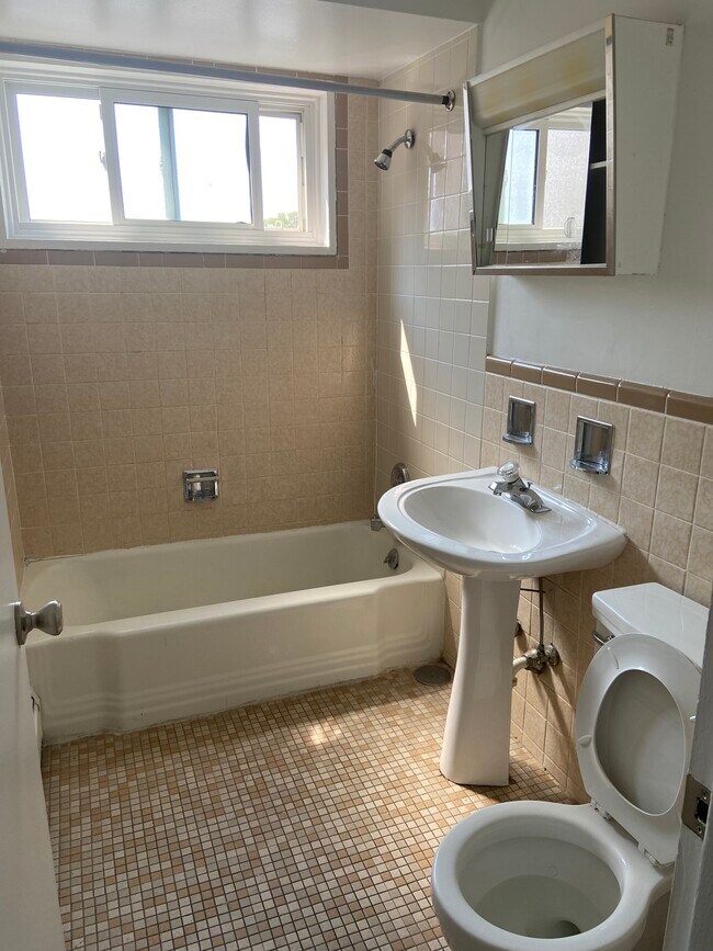 Foto del edificio - 8544 Niles Center Rd