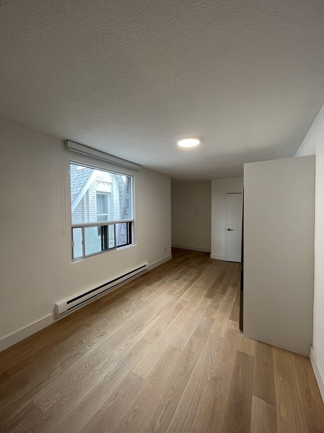 28 Maynard Ave, Toronto, ON M6K 2Z9 Apartments 28 Maynard Ave Toronto