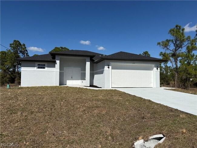 Building Photo - 1115 Cove St E