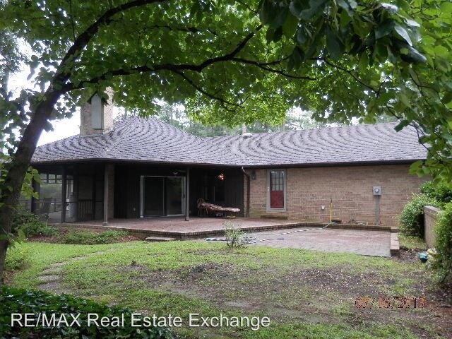 Building Photo - 3 br, 2.5 bath House - 5306 Pineview Road