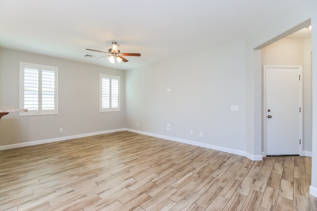 Building Photo - 1711 W Gold Mine Way