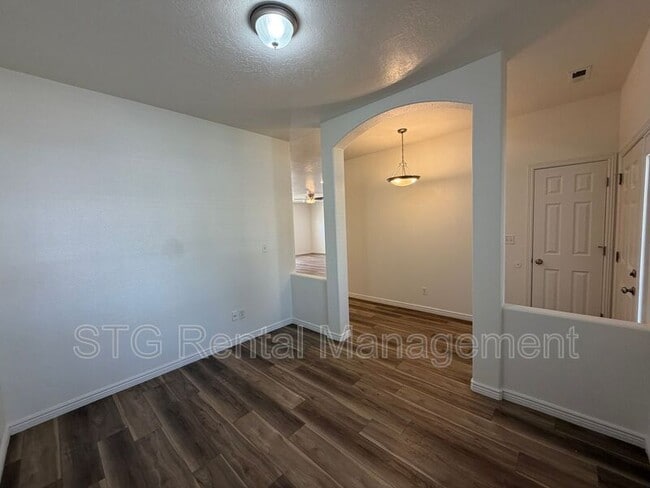 Building Photo - 519 Harvest Ln