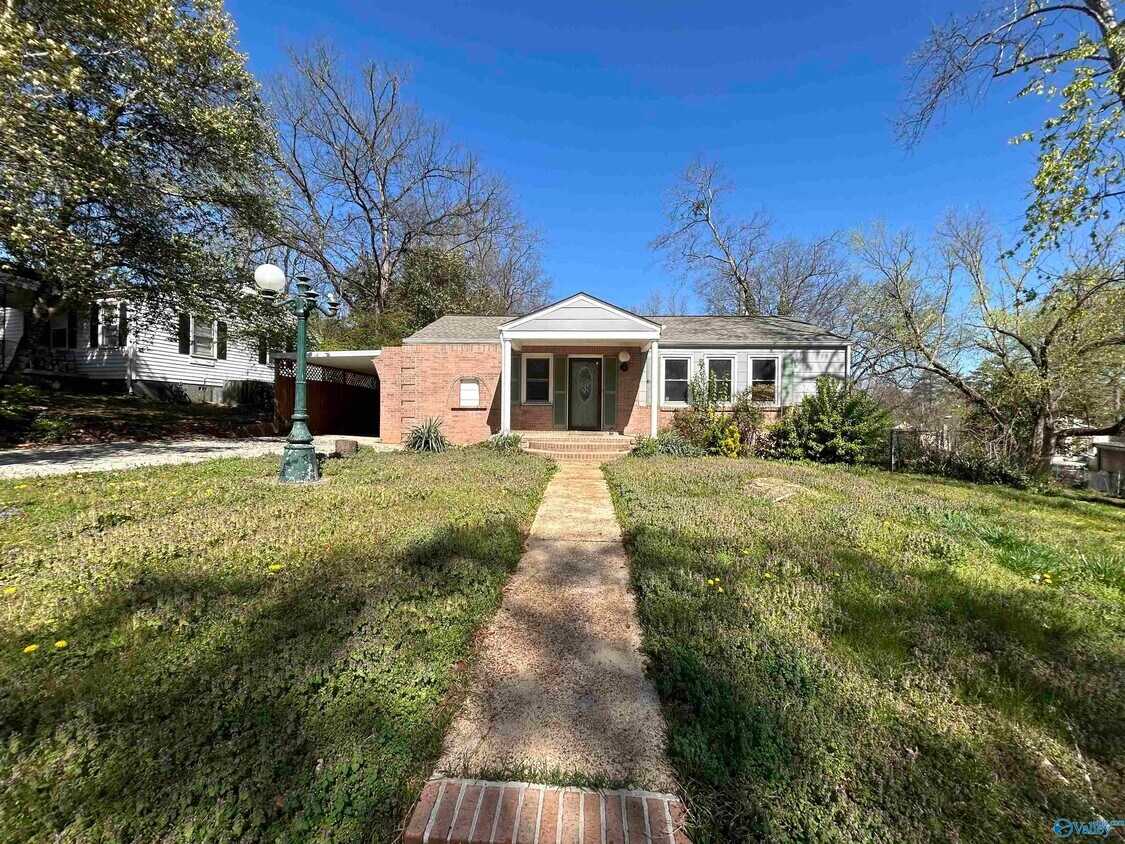Primary Photo - 802 Crestline Rd NW