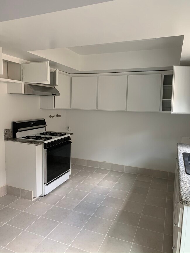 Foto del edificio - 8528 5th St