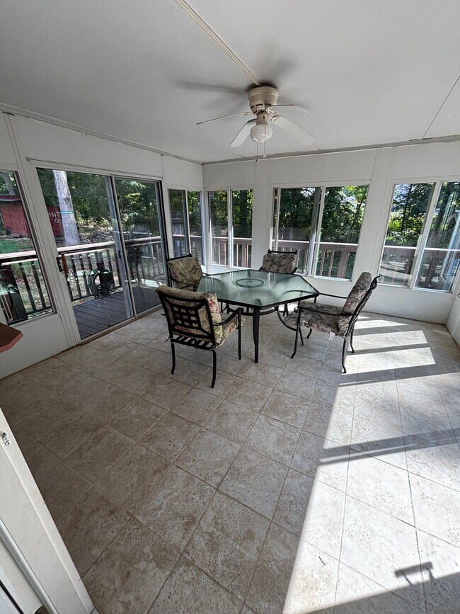 Building Photo - 7312 Barcliff Dr