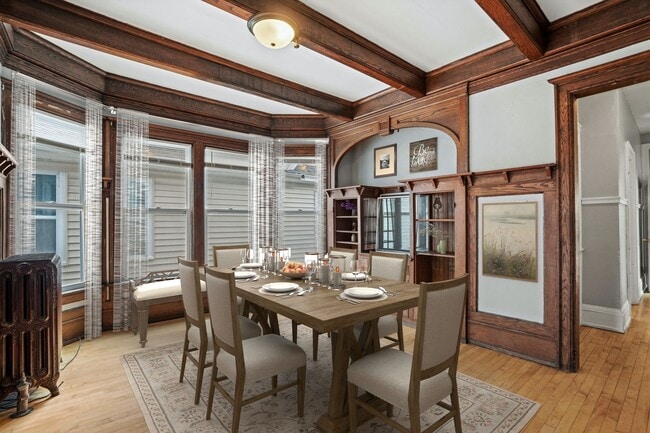 Building Photo - Maryland Upper Flat - Walk to Campus