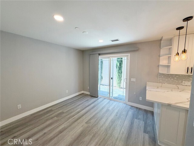 Foto del edificio - 1124 Mayflower Ave