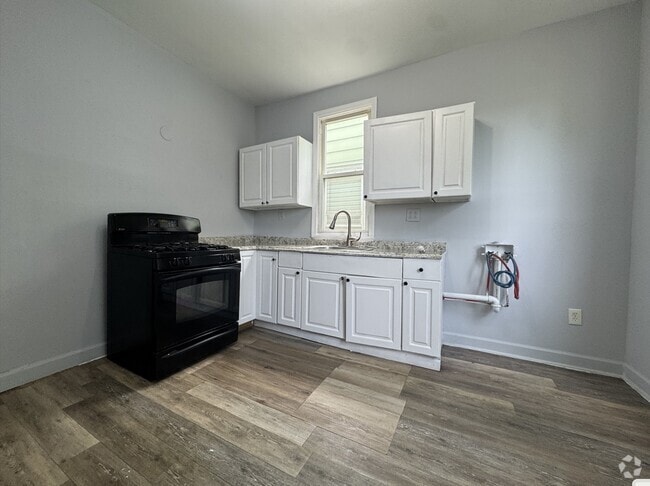 Building Photo - 173 Wegman Pky