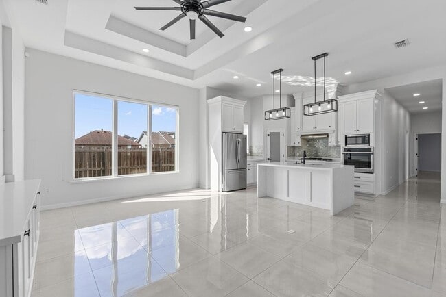 Building Photo - 7401 Hana Dr