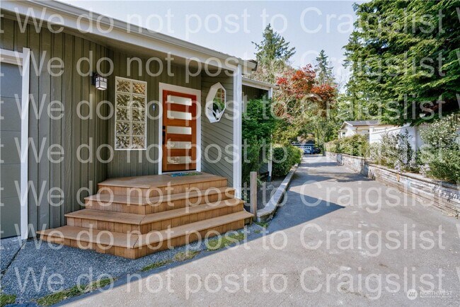 Building Photo - Burien - Remodeled 4 Bedroom - 2.5 Bath Un...