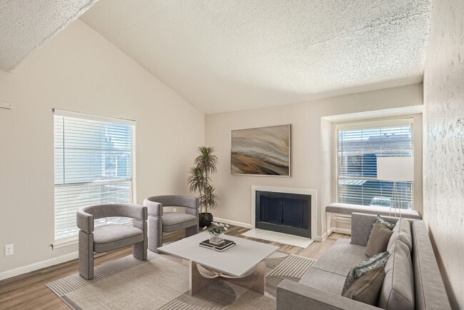 Building Photo - The Leighton Apartments