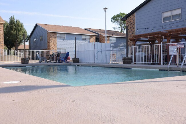 Foto del edificio - Luxury 2bed/1bath Apartment Home