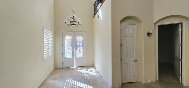 Foto del edificio - Spacious 5-Bedroom Home in Gated Las Vegas Community
