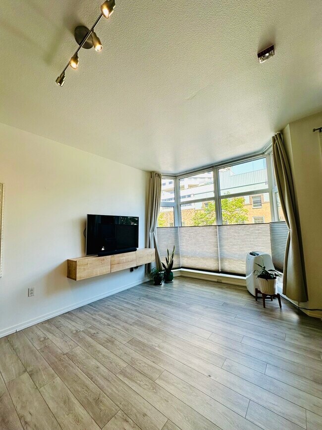 Living Space - 2801 1st Ave