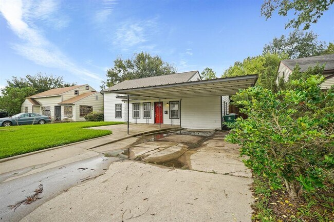 Building Photo - 3834 Cosby St