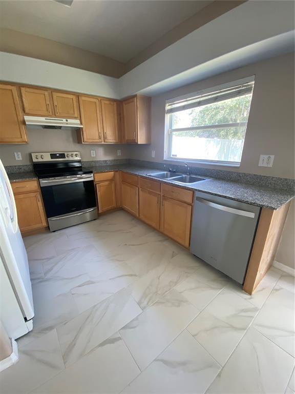 Building Photo - 31411 Golden Gate Dr