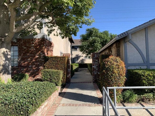 Photo - 13942 Iowa St Apartment