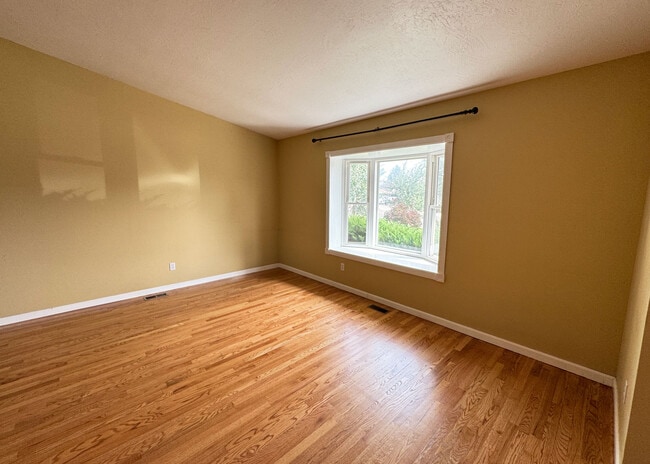 Building Photo - 8038 Horizon Dr