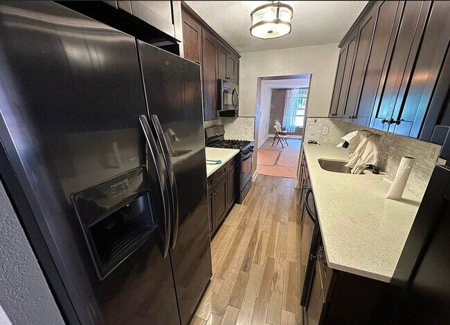 Foto del edificio - 386B Chauncey St