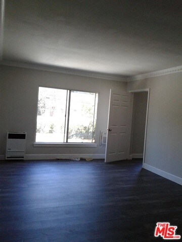 Building Photo - 340 S Mariposa Ave