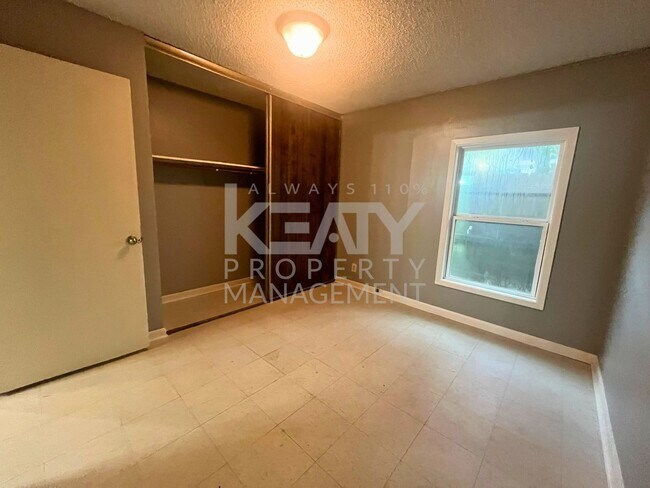 Foto del edificio - 513 Fox Run Ave