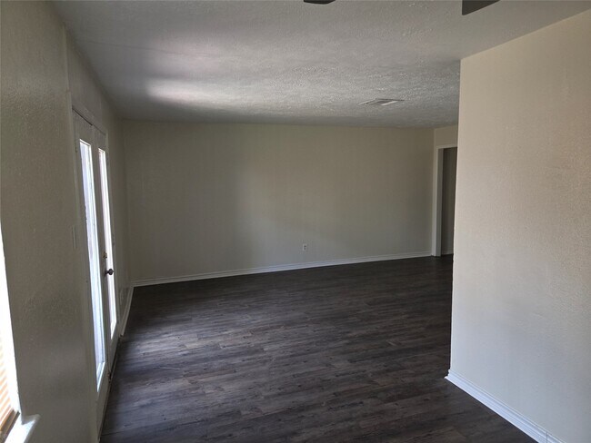 Foto del edificio - 6624 W Fuqua St