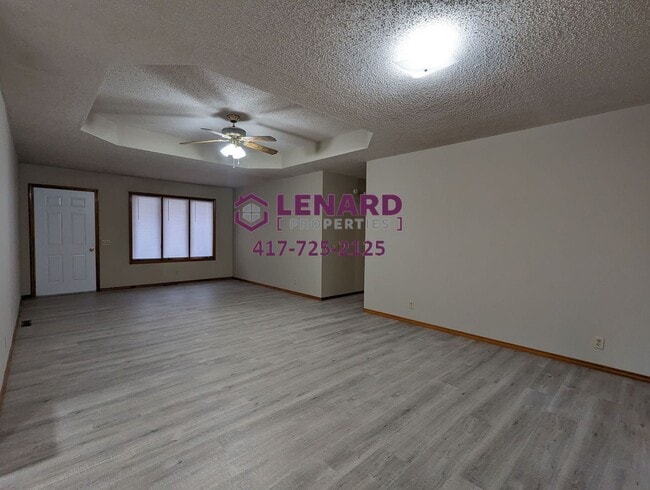 Building Photo - 3 Bedroom Home Ready for Move In!