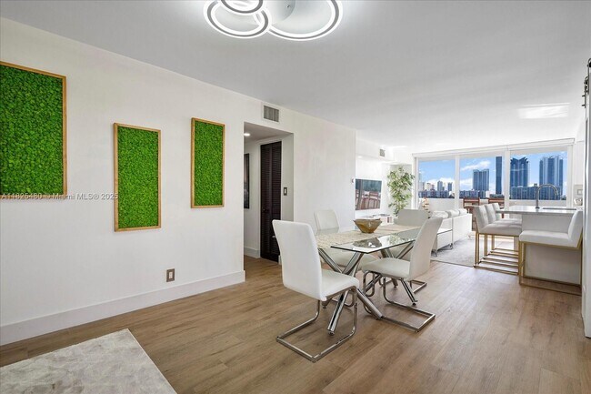 Foto del edificio - 3703 NE 166th St