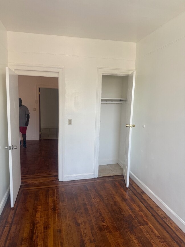 Building Photo - 10XX E 225th St