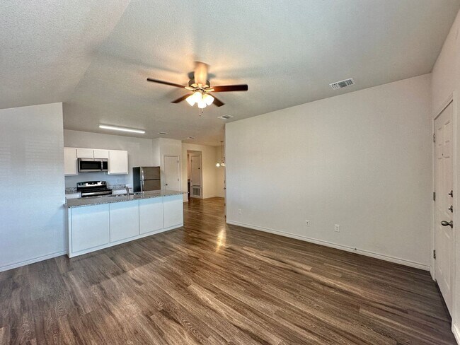 Foto del edificio - 1821 Clovis Dr