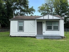 Building Photo - 9558 Rylie Crest Dr