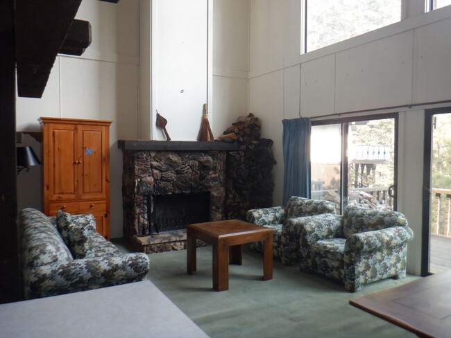 Foto del edificio - 3 Bedroom, dog upon approval!