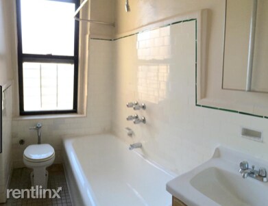 Foto del edificio - 1 br, 1 bath  - 2830 Grand Concourse
