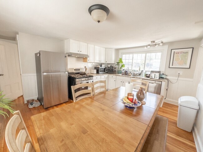 Photo - 68 Pleasant St Apartment