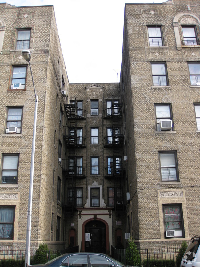613 - 623 E 16th St - 613-623 E 16th St