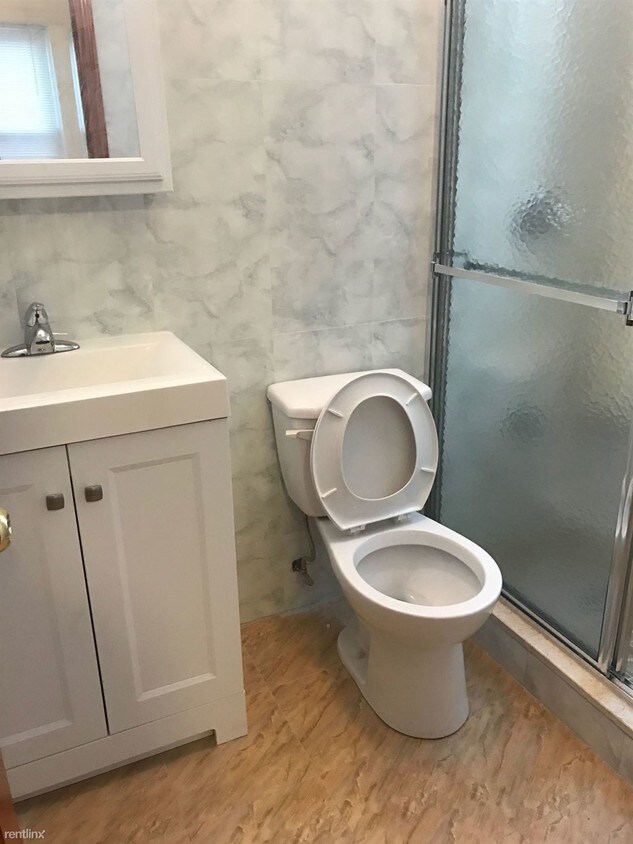 Foto principal - 8841 81st Ave