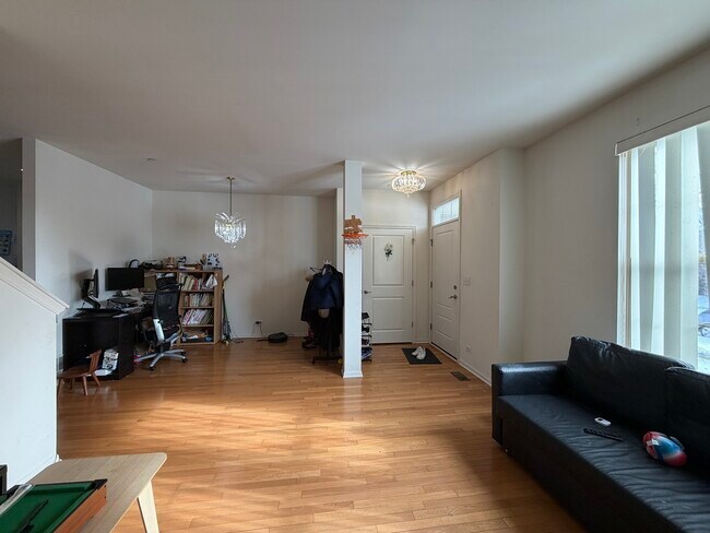 Foto del edificio - 2573 Waterbury Ln