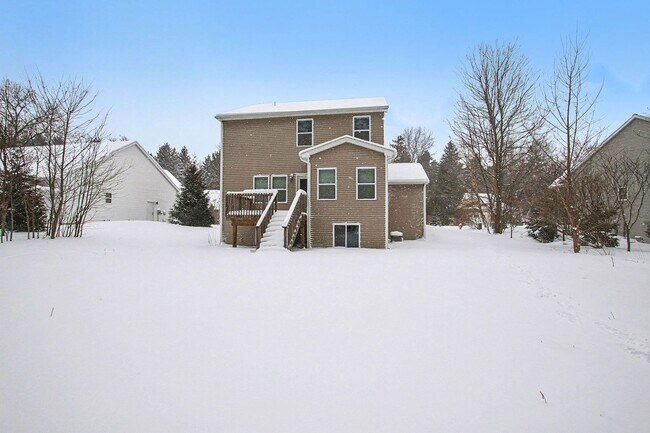 Foto del edificio - Outstanding Neighborhood in Saugatuck for Long Term Lease!