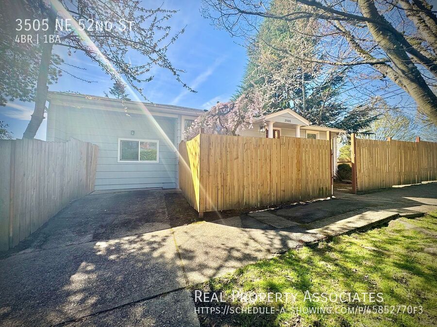 Foto principal - 3505 NE 52nd St
