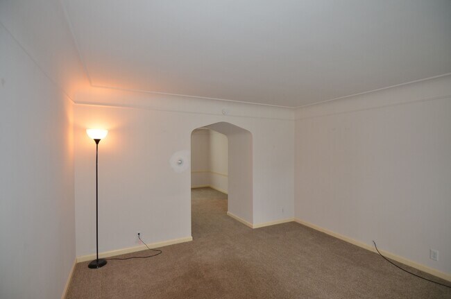Building Photo - 7245 Brookcrest Dr