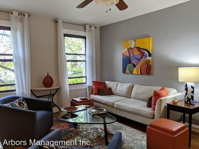 Foto del edificio - 372 S Highland Ave
