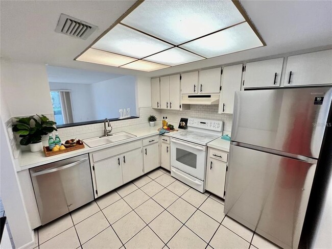 Building Photo - 3500 S Beneva Rd