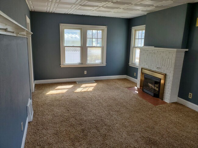 Foto del edificio - 3bed 1.5 bath house with garage
