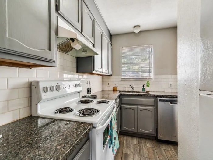 Photo - 7500 Chapin Road A 104