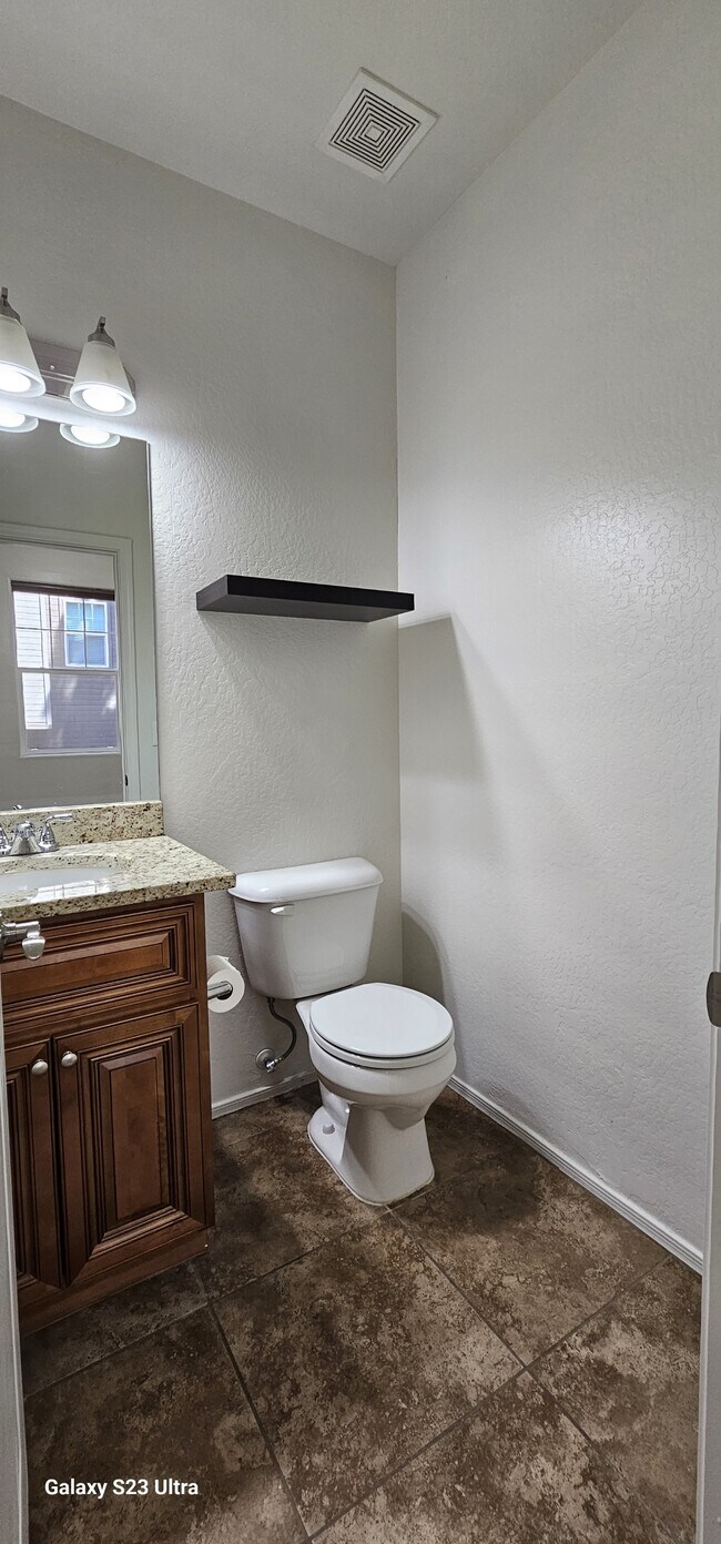 Building Photo - 2488 W Gunnison Ct
