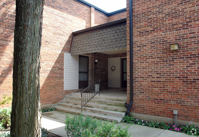 Foto del edificio - Cobblestone Court Condominiums