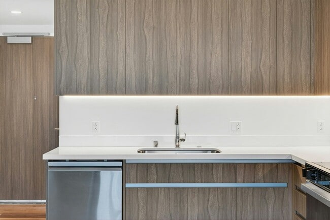 Foto del edificio - 1500 Rycroft St