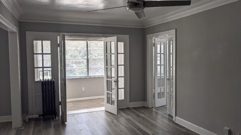 Foto principal - 127-129 E 46th St