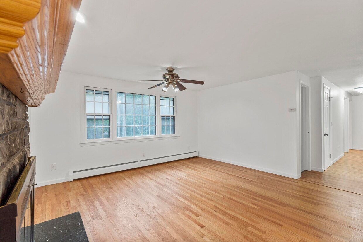 8 Hunt Ln, East Haven, CT 06512 House Rental in East Haven, CT