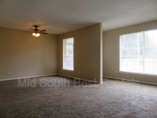 Building Photo - 3193 Ashwood St